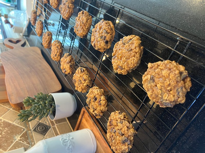 Oatmeal Raisin Cookies (pack of 12)