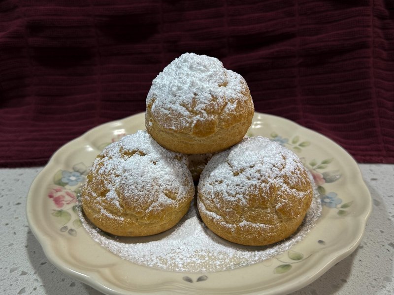 1 dozen Cream Puffs