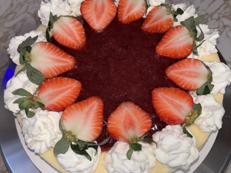 Strawberry Cheesecake (9 inches)