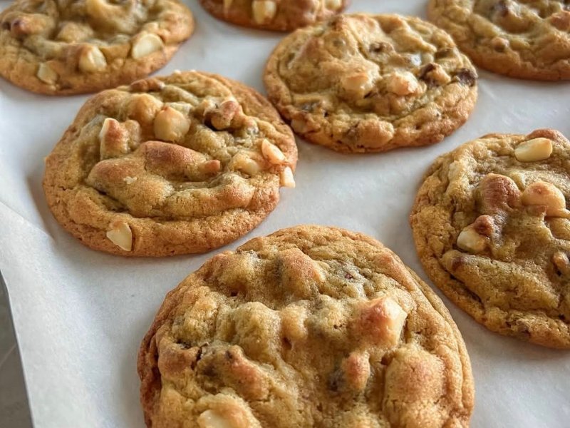 White Chocolate Chip Macadamia Cookies