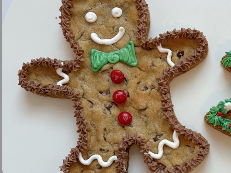 Gingerbread Man/Woman Cookie Cake