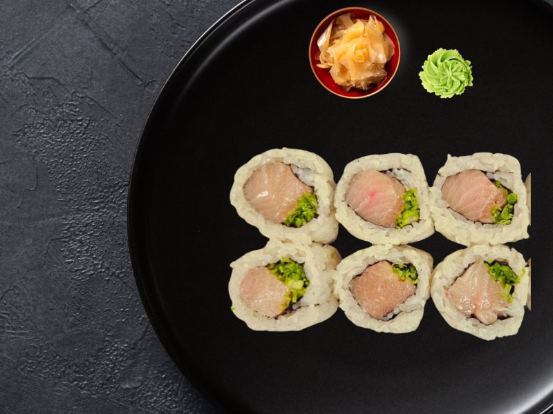 Hamachi (Yellowtail) Sushi Roll